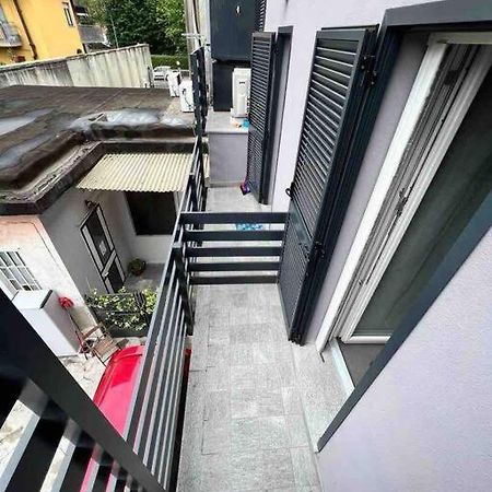 Pregevole Duplex A 1 Minuto Dalla Metro Apartment โกลเลญโญ ภายนอก รูปภาพ