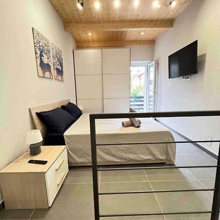 Pregevole Duplex A 1 Minuto Dalla Metro Apartment โกลเลญโญ ภายนอก รูปภาพ
