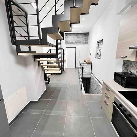 Pregevole Duplex A 1 Minuto Dalla Metro Apartment โกลเลญโญ ภายนอก รูปภาพ